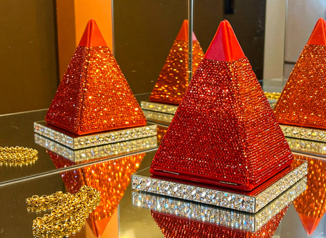Kermes Of Eridania Pyramid Minaudiere