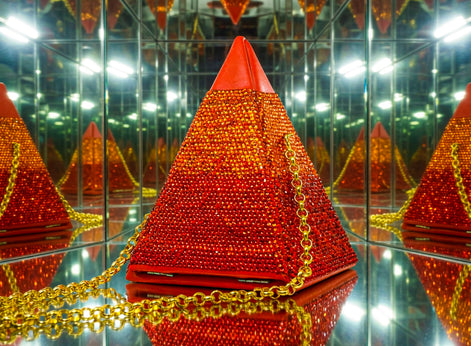 Kermes Of Eridania Pyramid Minaudiere